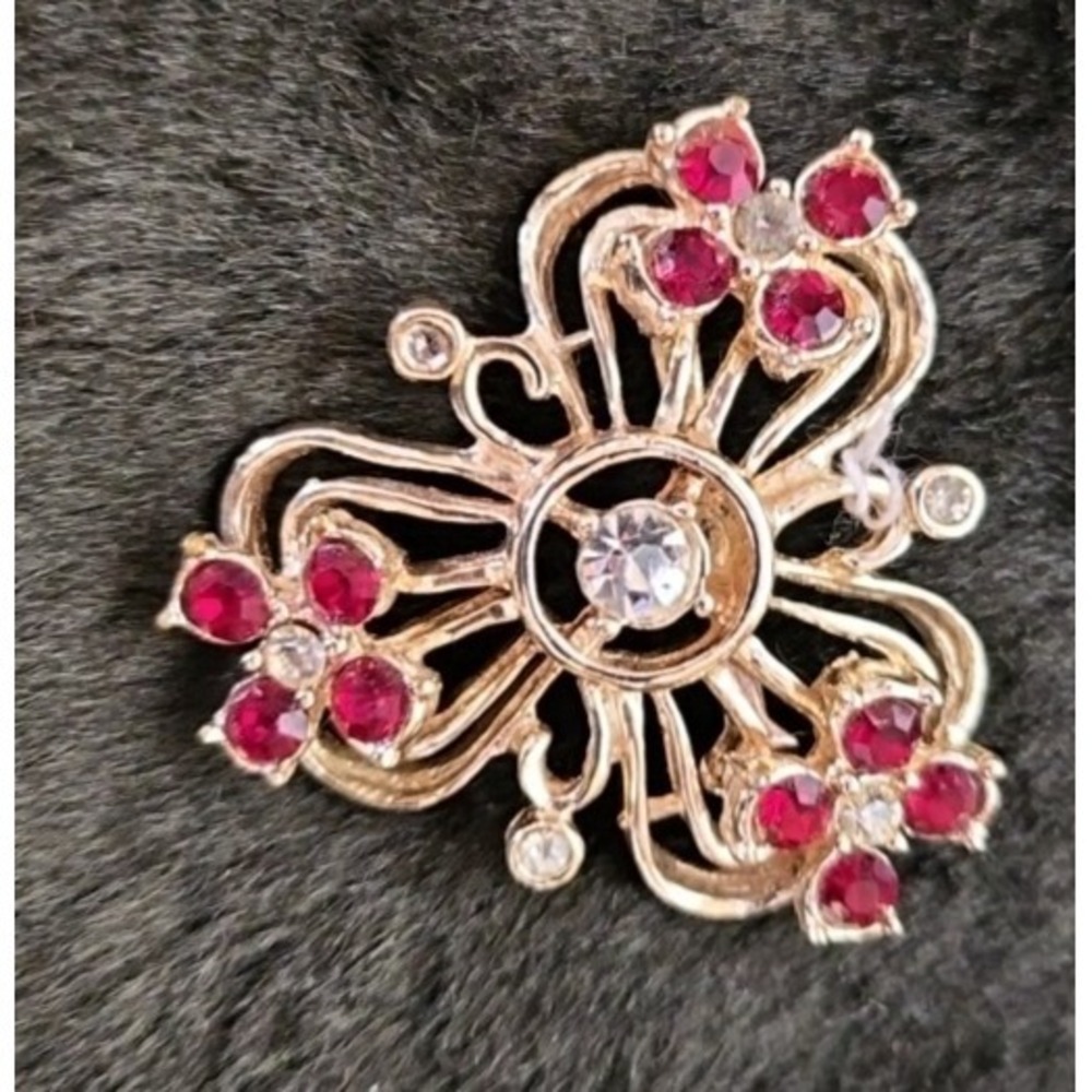 5 Vintage Costume Jewelry Brooches and one Ring - Picture 8 of 13